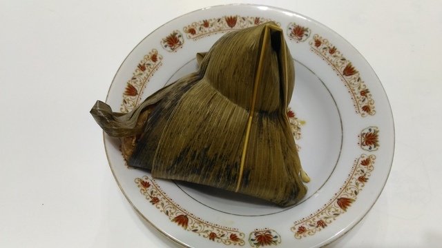 P_20200624_111835.jpg - 1090624-四姊同事包的素肉粽~
