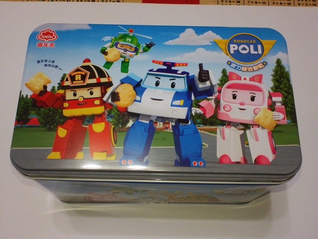 3.JPG - 1060112-喜年來POLI波力綜合餅乾禮盒~~^_^