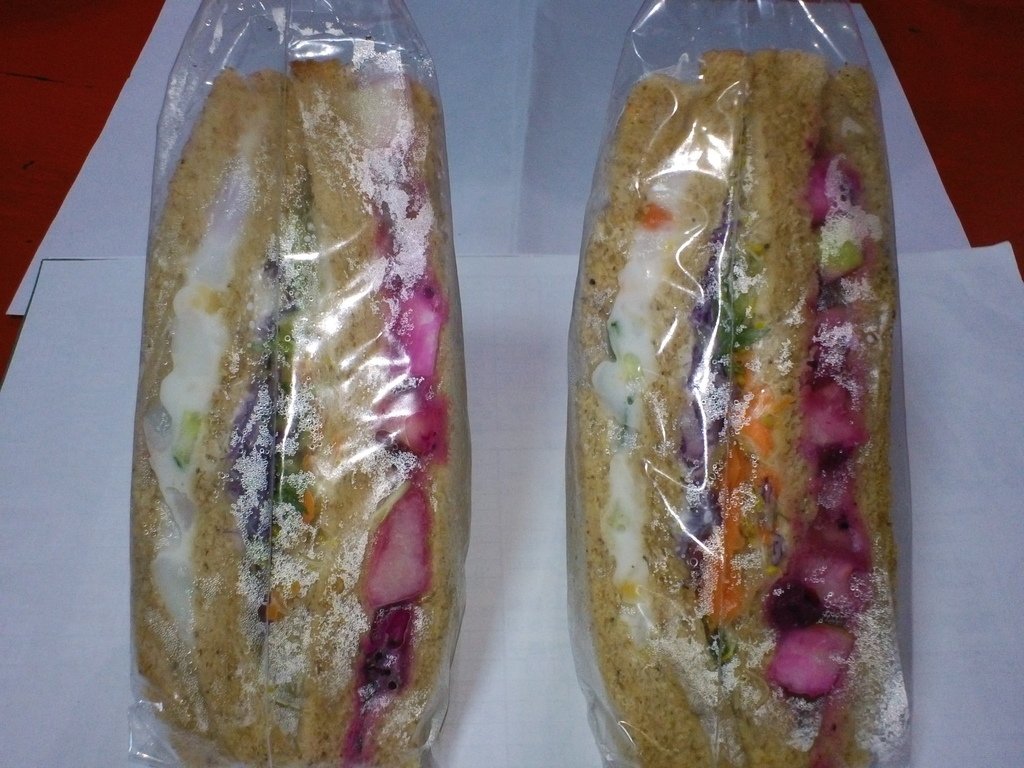1.JPG - 1050802-營養三明治-水果口味