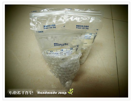 母乳含袋總重約:760g日期:102/01-02