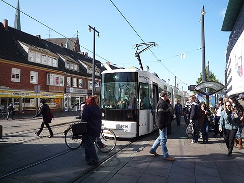 昨晚跑到我死的電車站