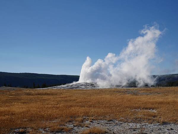 P1010101old faithful.JPG