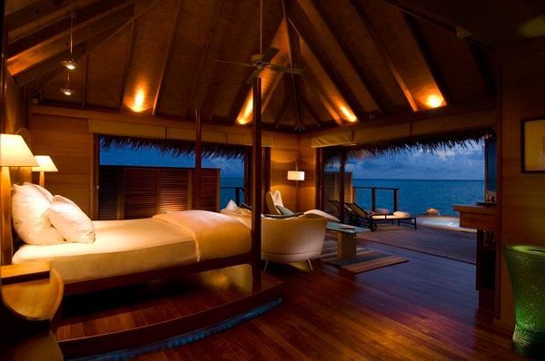 bedroom-near-ocean.jpg