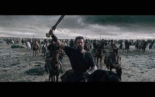 exodus-gods-and-king-movie-screenshot-moses-sword