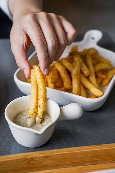 【桃園美食】有溫度的餐點、孩子們的笑容，『陪你走一段路』，舒