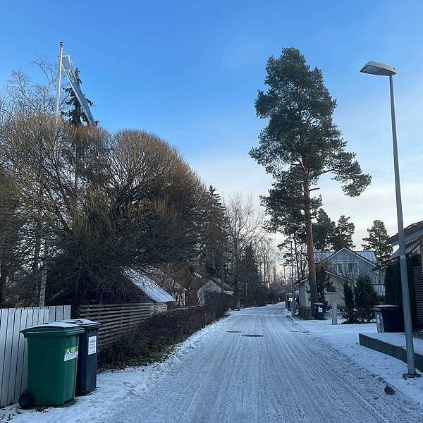 清車上的雪好麻煩呀！