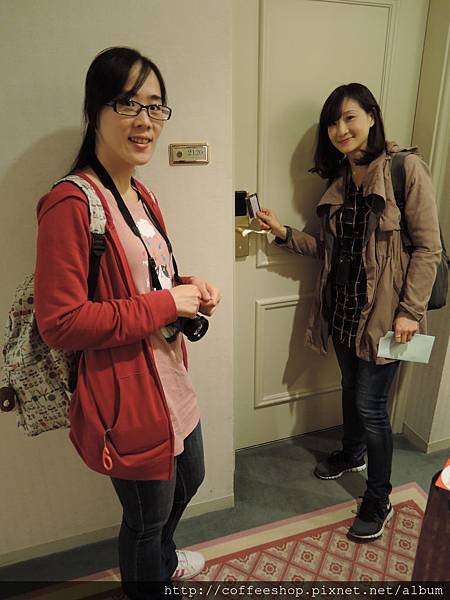 0602-003超搞笑滴電鈴聲&apos;&apos;全家就是泥家&apos;&apos;...偶們玩嚕好幾次^^!