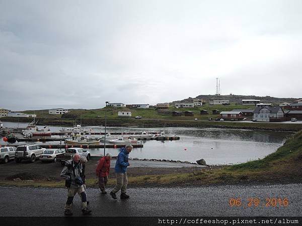 008看來也是來自助旅行滴阿多仔阿公阿嬤們.JPG