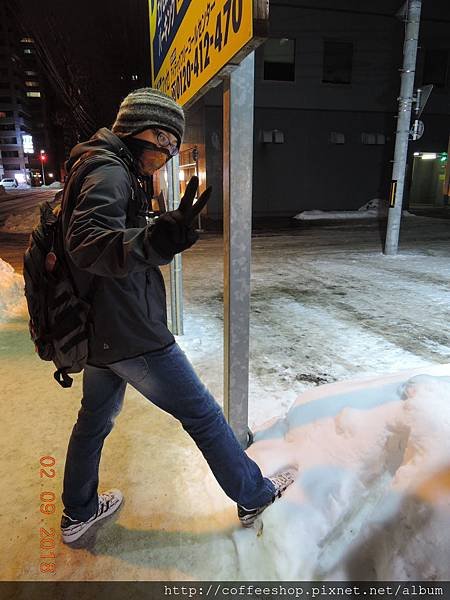 045意猶未盡玩雪倫.一直在測試潮鞋加防水噴霧滴組合.JPG