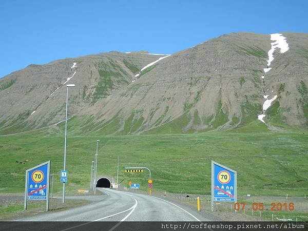 011新建滴Héðinsfjarðargöng隧道其實是由二段隧道組成.將姐妹鎮串成一線.JPG