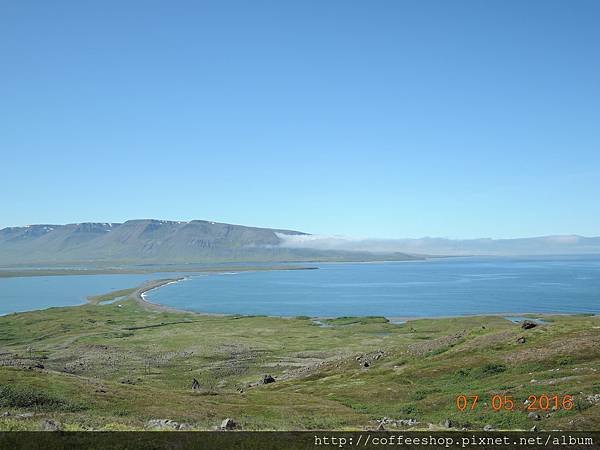 022面向北方滴格陵蘭海.天氣大好滴今日.海面上滴洋流變化清晰可見.JPG