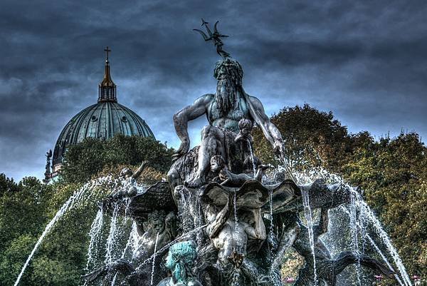 neptunbrunnen-berlin-hdr-kreativ-3eac229d-810a-46a2-a986-9f3dd4189593.jpg