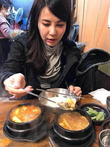 Cheonggyecheon Stream tofu house.jpeg