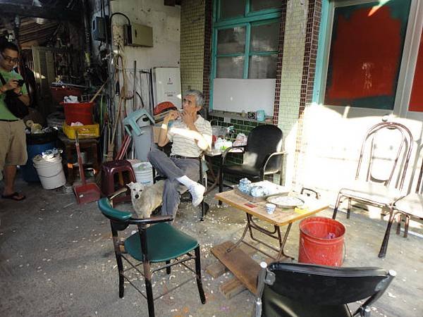 100.05.15 在眷村裡迷路