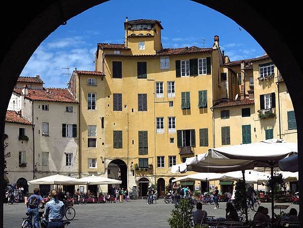 lucca e4