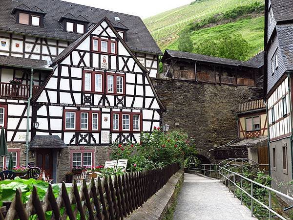 Bacharach e3.JPG