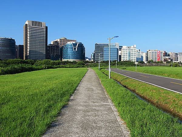 KR bikeway b1.JPG