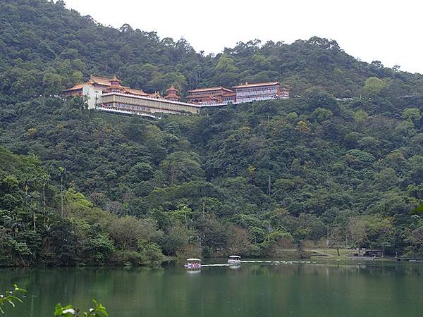 Meihua Lake b2.JPG