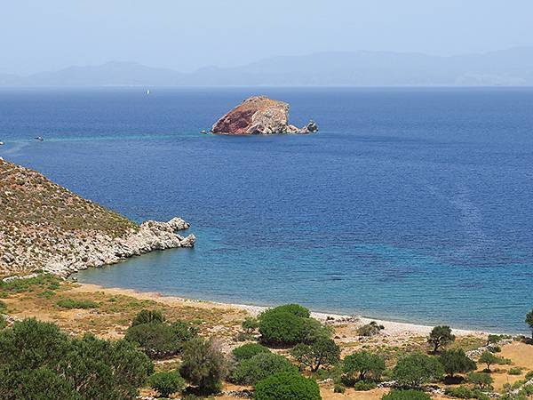 希臘跳島(五十七)‧蒂洛斯島(中)‧小村和萊斯拉海灘(Til