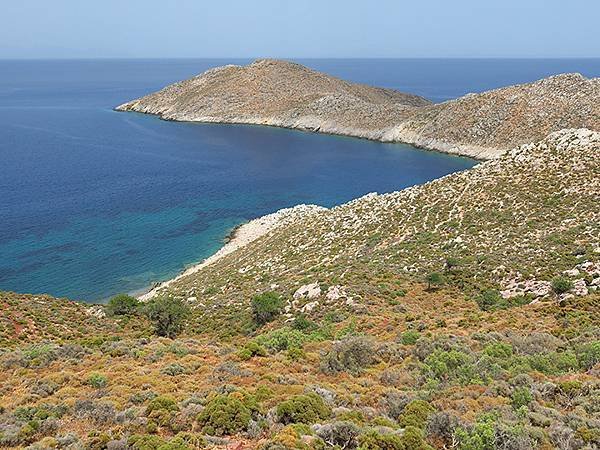 希臘跳島(五十七)‧蒂洛斯島(中)‧小村和萊斯拉海灘(Til