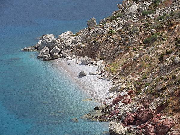 希臘跳島(五十七)‧蒂洛斯島(中)‧小村和萊斯拉海灘(Til