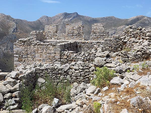 希臘跳島(五十八)‧蒂洛斯島(下)‧大村和城堡(Tilos 