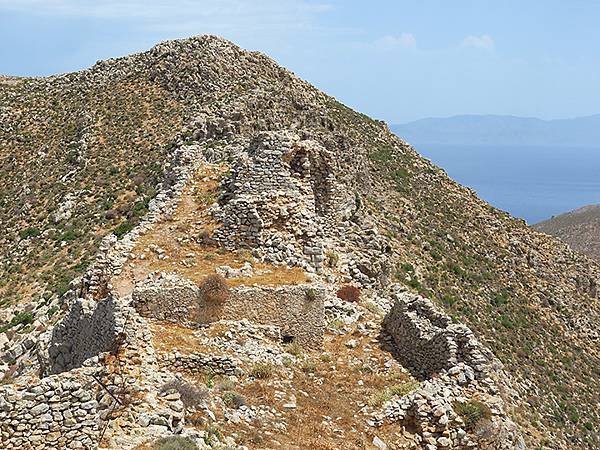 希臘跳島(五十八)‧蒂洛斯島(下)‧大村和城堡(Tilos 