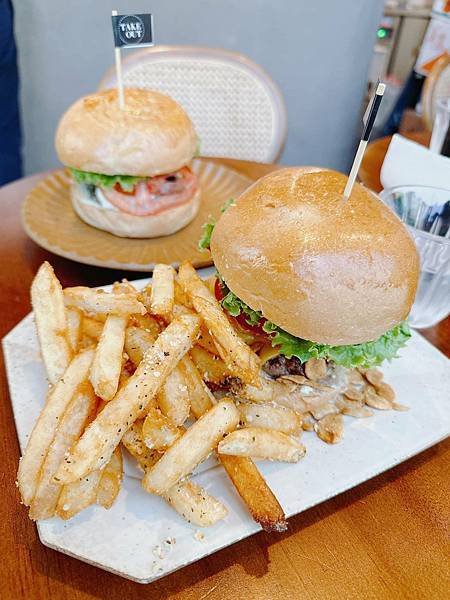 【台北】Takeout burger & cafe 內湖店 