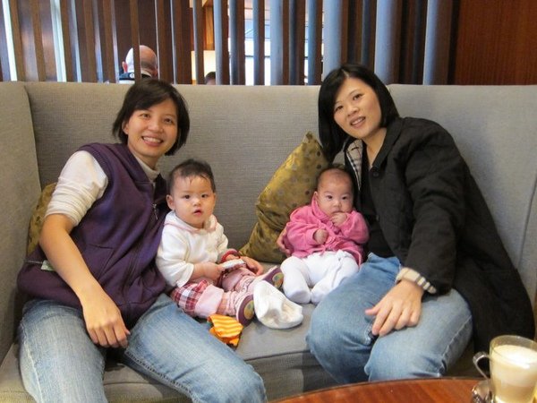 Yummy mummies and babies