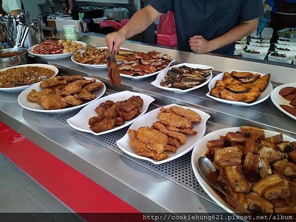 東豐自助餐菜色4.jpg