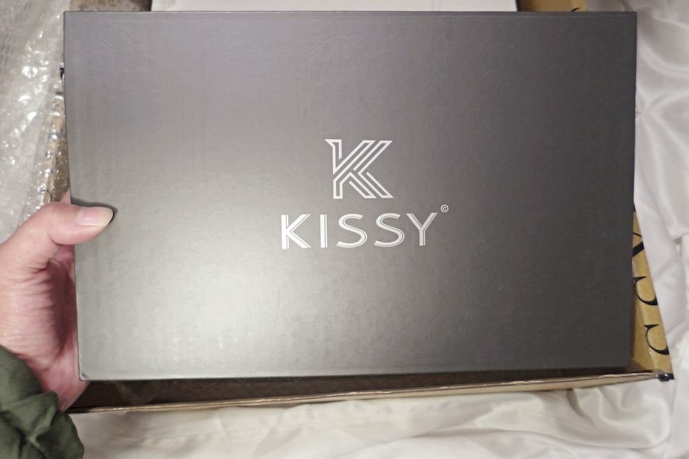  穿搭 ░　kissy taiwan如吻內衣哪裡買？無痕無鋼圈內衣開箱bra top推薦👙，同場附贈養眼猛男照!!!! kissy男性內褲貼身四角褲開箱🩲_70.jpg