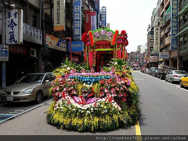 加蚋聚福宮神轎車