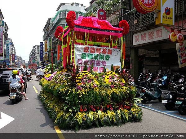 加蚋聚福宮神轎車