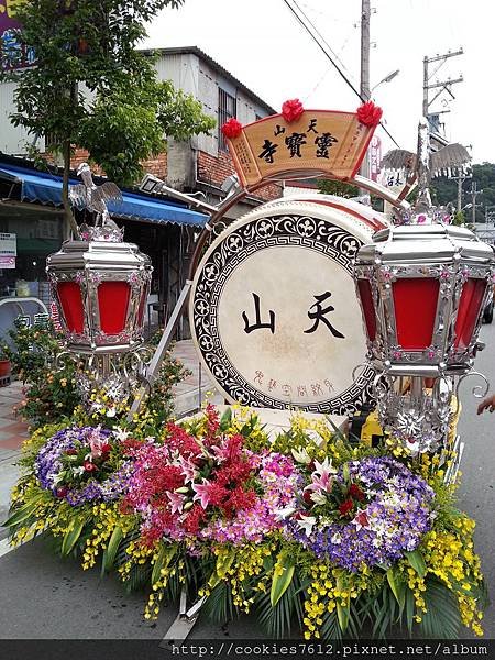 恭祝天山靈寶寺三十週年 大鼓鮮花設計