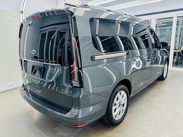 水晶鍍膜-Ford Tourneo Connect