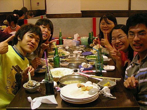 我們這一桌 - 2006大一啦啦隊慶功吃火鍋、夜唱