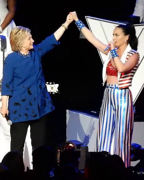 Katy_Perry_Hillary_Clinton,_I