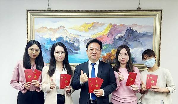 ★李永然律師帶領永然關係企業所有員工舉行新春開工團拜，祝福新