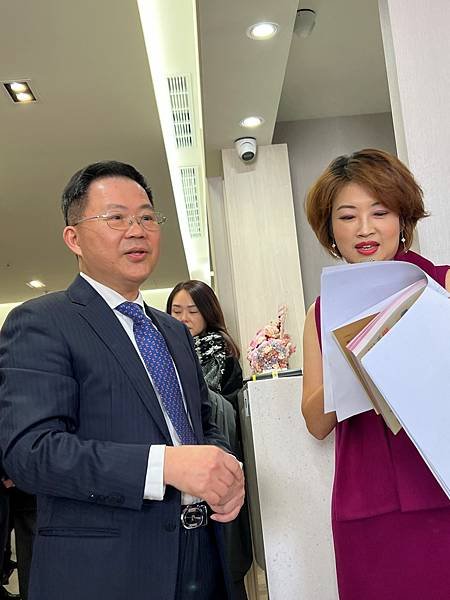 ★李永然律師出席由林英欽院長開設華林診所開幕儀式並進行參觀