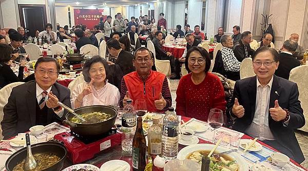 ★李永然律師受邀出席忠孝扶輪社第2000次例會，社友開心相聚