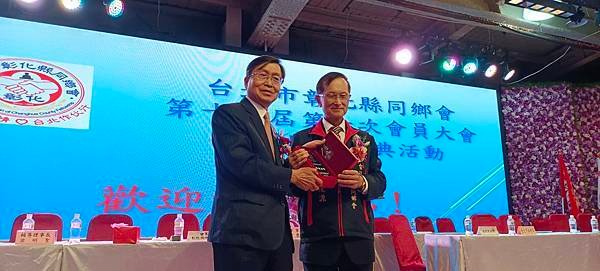 ★李永然律師以理事長身分代表臺北企業經理協進會恭賀謝慶源台商