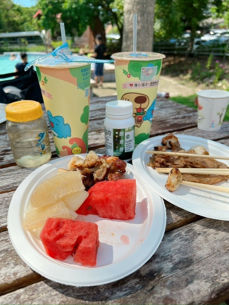 今一活樂 飽食捷 六合升級植萃加強錠_與烤肉合照