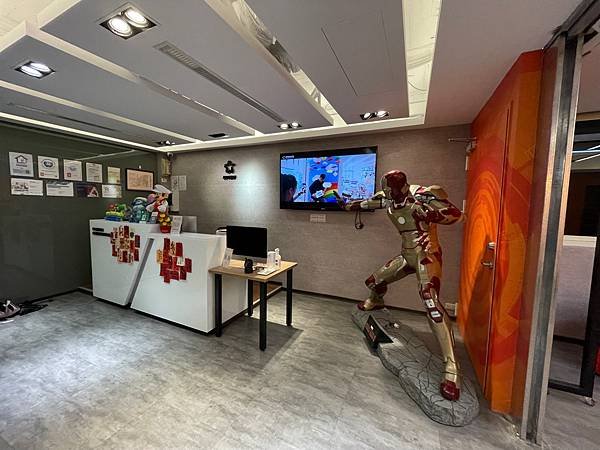 






學設計就到赫綵設計學院，Ai平面設計課程新手小
