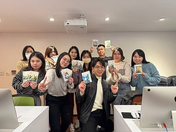 






學設計就到赫綵設計學院，Ai平面設計課程新手小