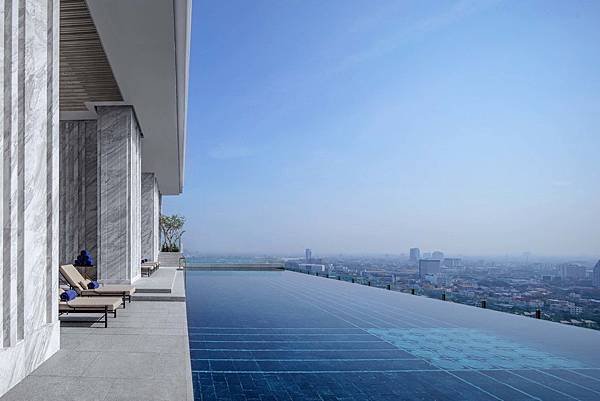 137pillarsbangkok-pool-on-level-27