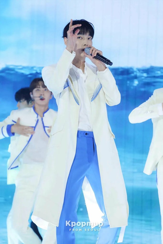 006yEEJggy1h45m59lt4nj30qo140djk.jpg