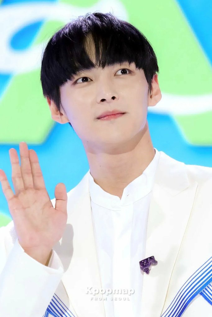 006yEEJggy1h45m59msywj30qo140djj.jpg