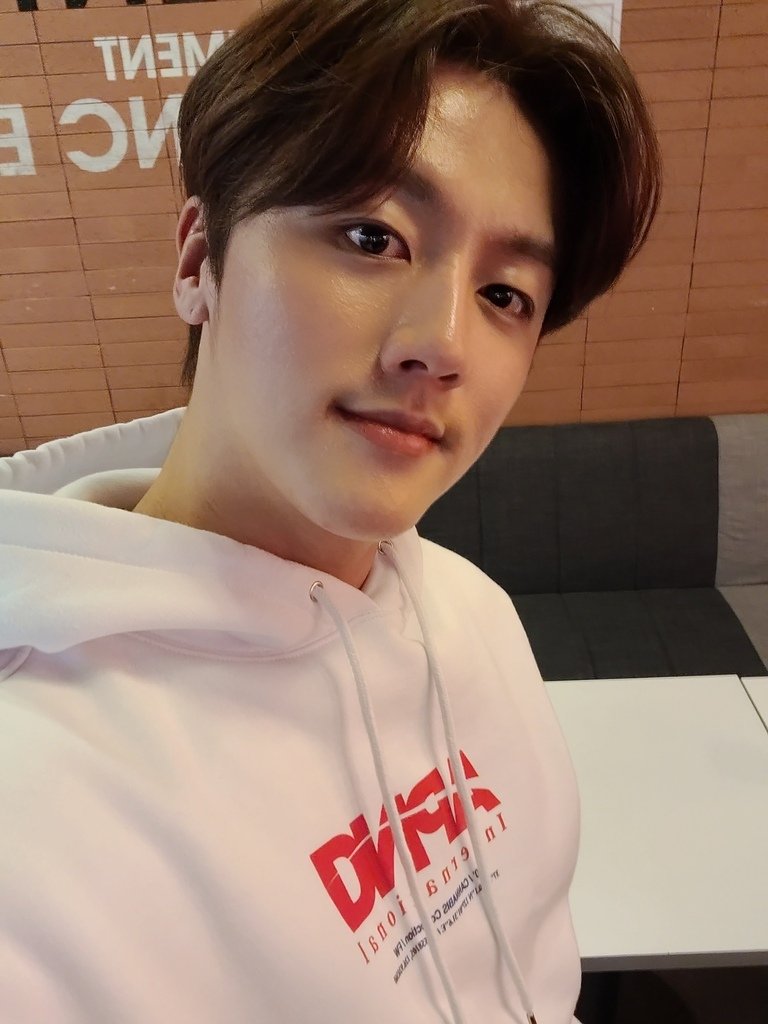/tmp/phpAeeiU3