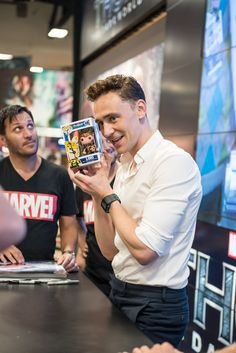 Tom Hiddleston Comic Con