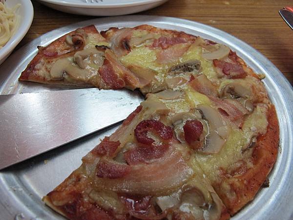 【長灘島】Shakey&apos;s -Pizza Bianca3.JPG